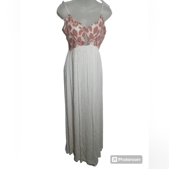 Tularosa Bryce Goddess Mauve Floral Lace Cut Out Front Maxi Dress Small - Picture 1 of 8